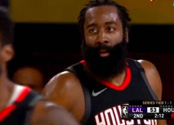 詹姆斯两罚全丢 哈登助威少空接暴扣 湖人悍将出血染詹皇球裤【ky开元电竞】(图2)
詹姆斯两罚全丢 哈登助威少空接暴扣 湖人悍将出血染詹皇球裤【ky开元电竞】(图2)